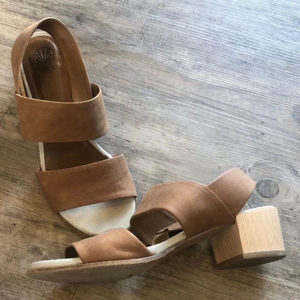 Coclico Tan Open Toe Wooden Heel Sandal 36.5/6-6.5